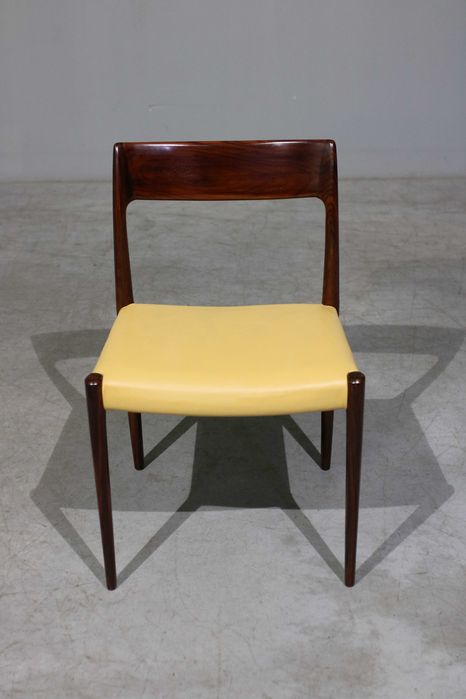 Cadeiras Niels O. Moller 77 em pau santo|  Mid-Century