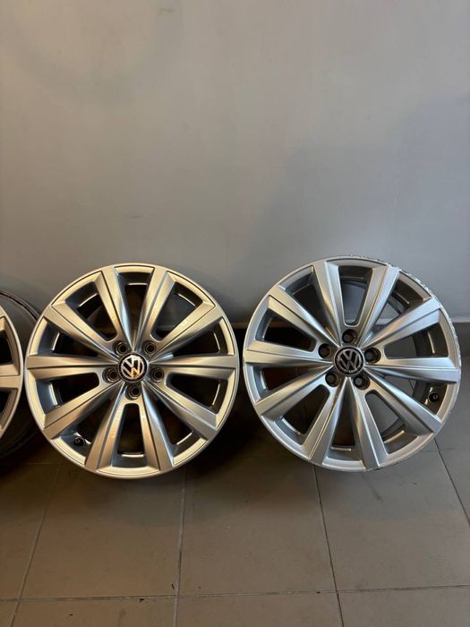 5/100 R16 et46 диски на Volkswagen