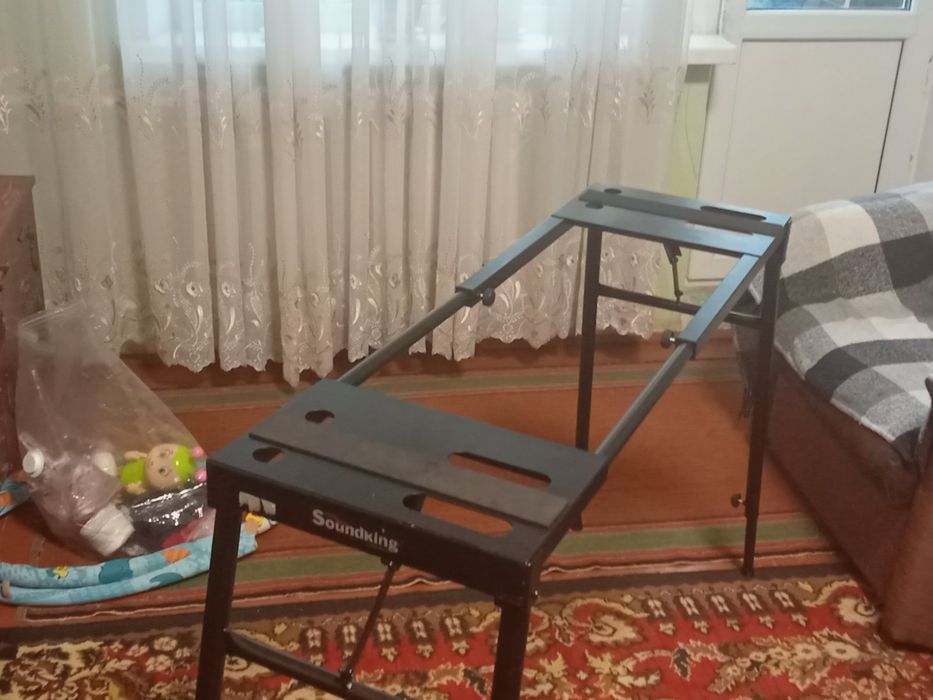 Продам стойку під синтезатор ямаха нова 3000