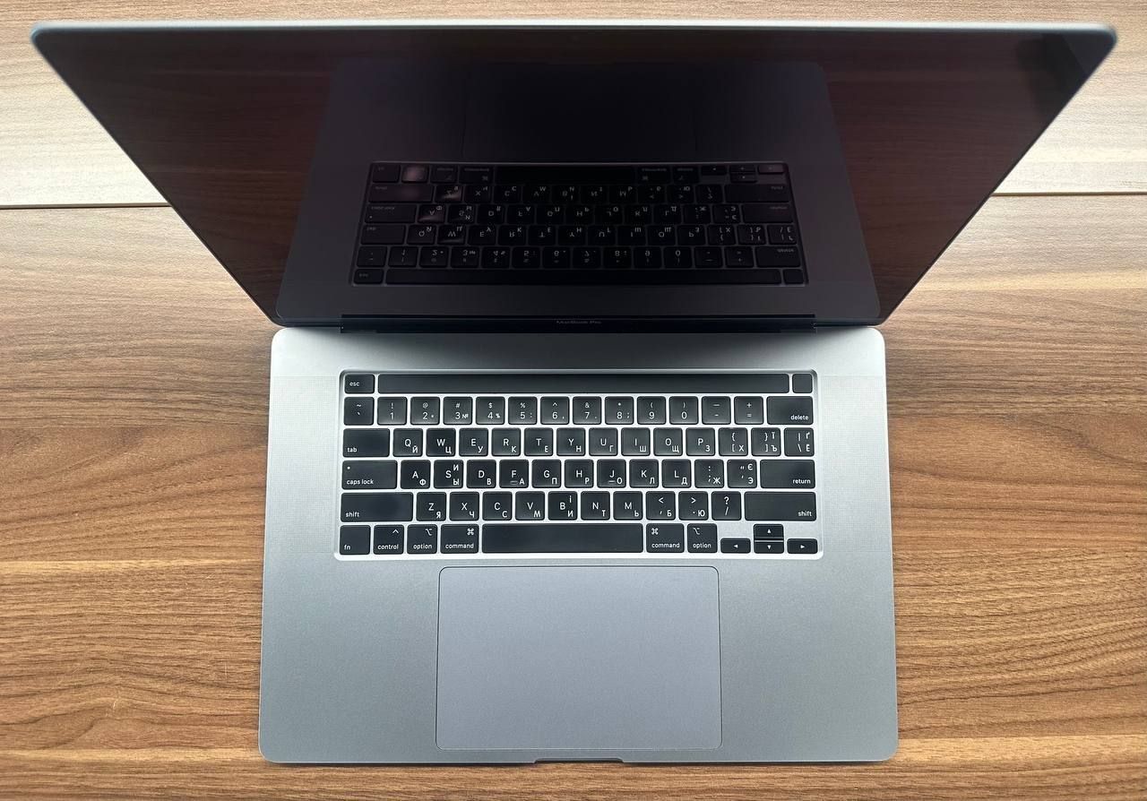 Apple MacBook Pro 16"  2019