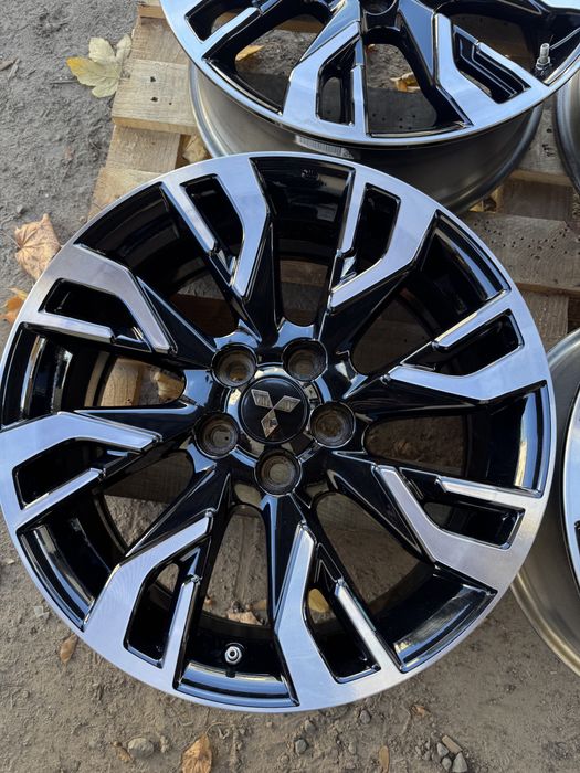 Mitsubishi R18 диски оригінальні