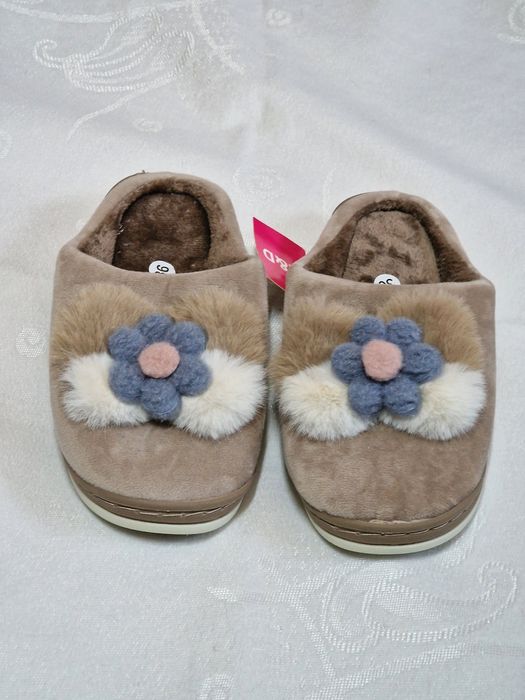 Chinelos de Inverno tamanho 36. Novos