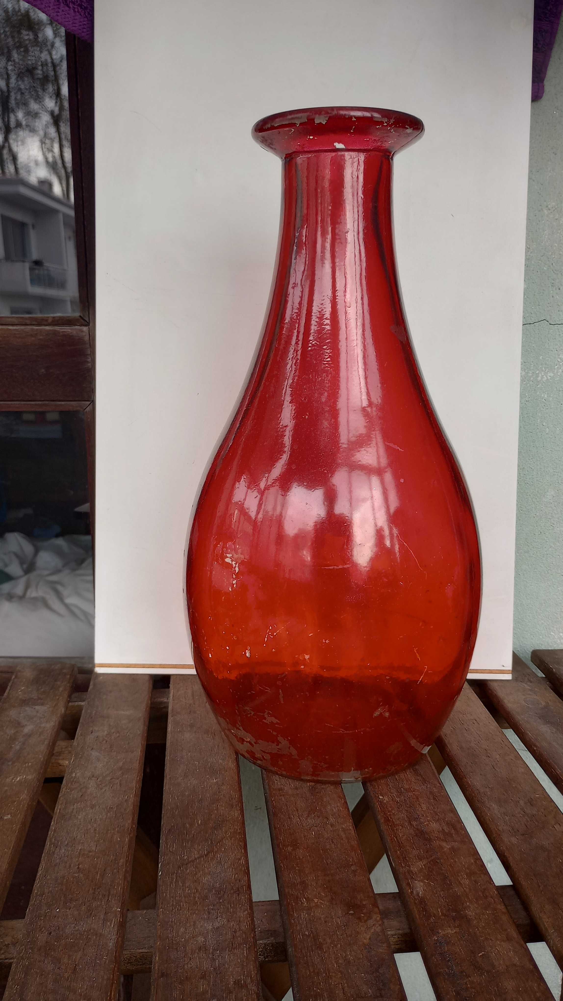 jarras altas de vidro pintado de vermelho