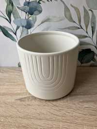 Donice/osłonki ceramiczne matowe wys.13 cm   1 szt
