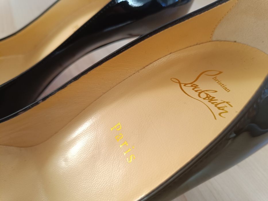 Christian Louboutin Czarne szpilki Kate 7cm
