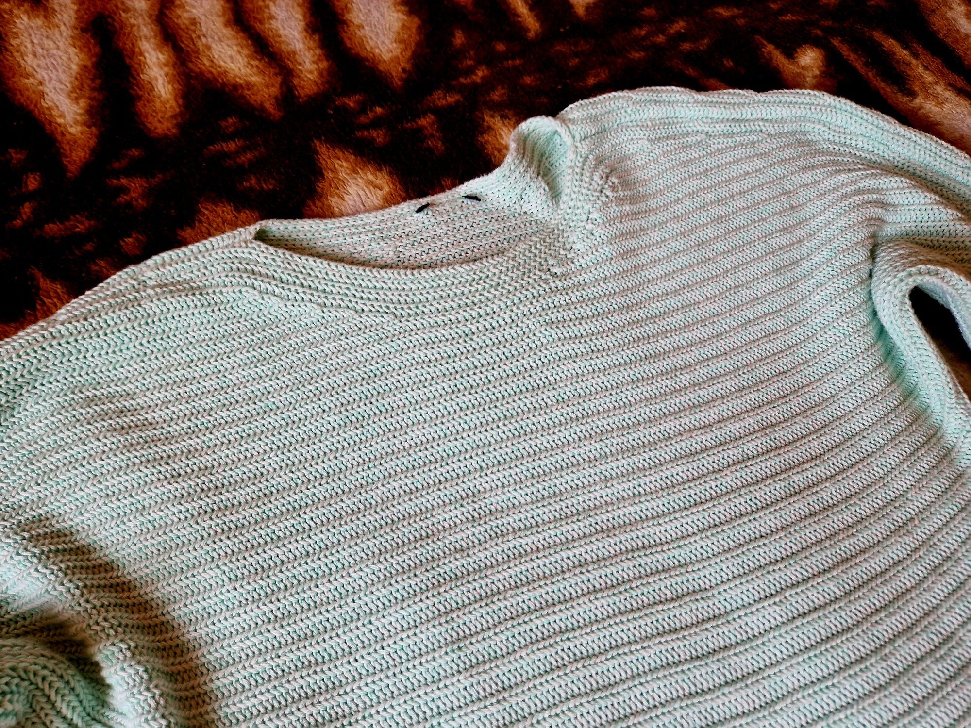 Sweter długi miętowy rozmiar xs