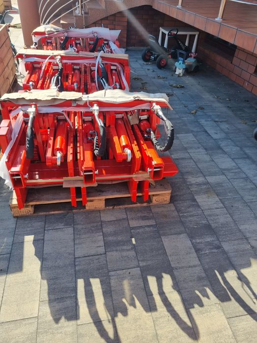 Obrotnica do skrzyń skrzyniopalet 180° wywrotnica do wózka widłowego