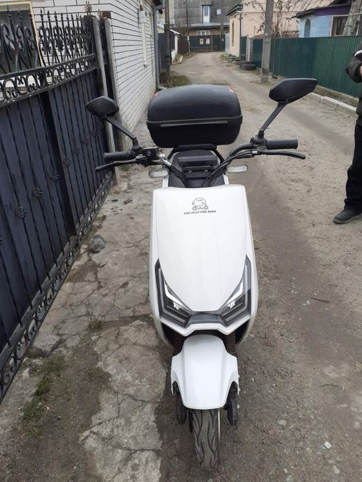 Электроскутер KJG