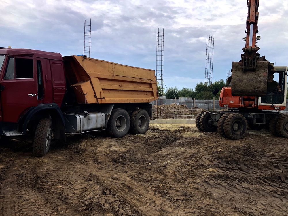 Послуги екскаватора та Самосвала!Вантажні перевезення! Оренда