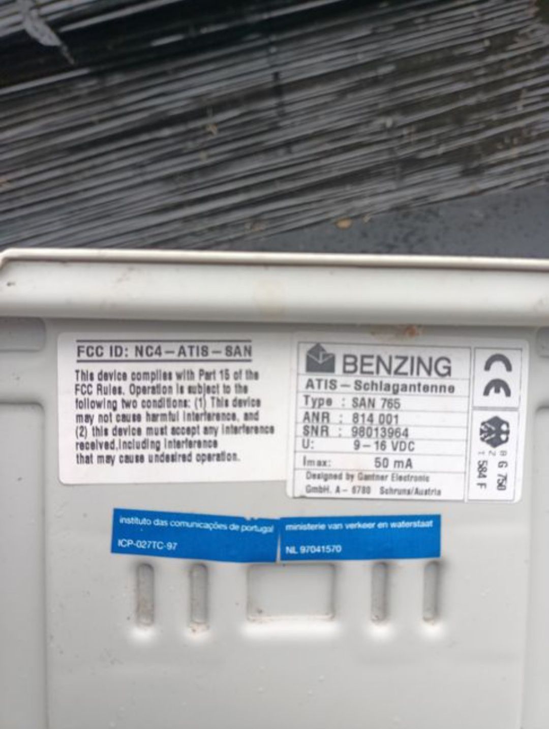 Antena benzing czteropolowa