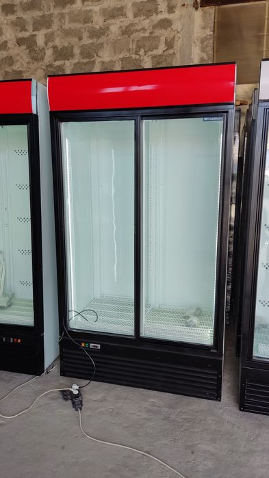 Холодильна вітрина холодильник вітрина