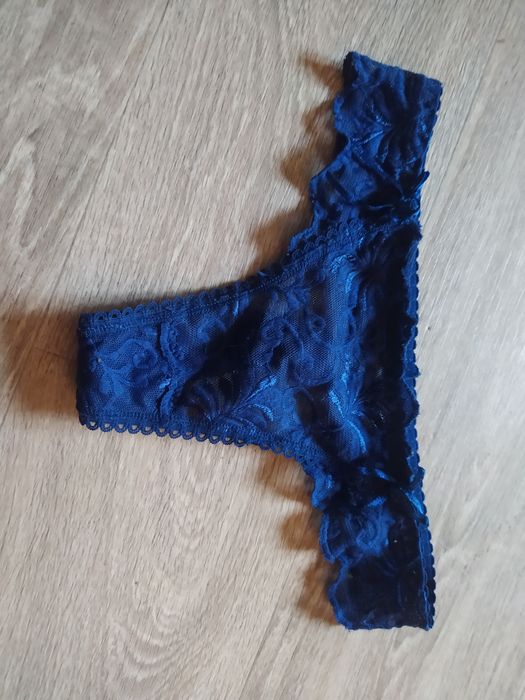 Majtki stringi damskie używane