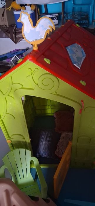 Varios brinquedos de criança
