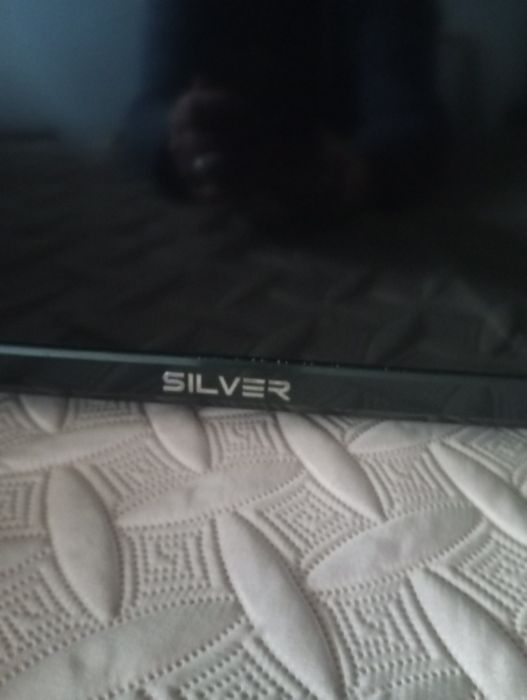 Vendo esta TV com 43 polegadas