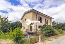 Moradia individual c/ 10.000 m2 de terreno em Crespos