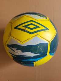 Мяч футбольный Umbro 4 б/у