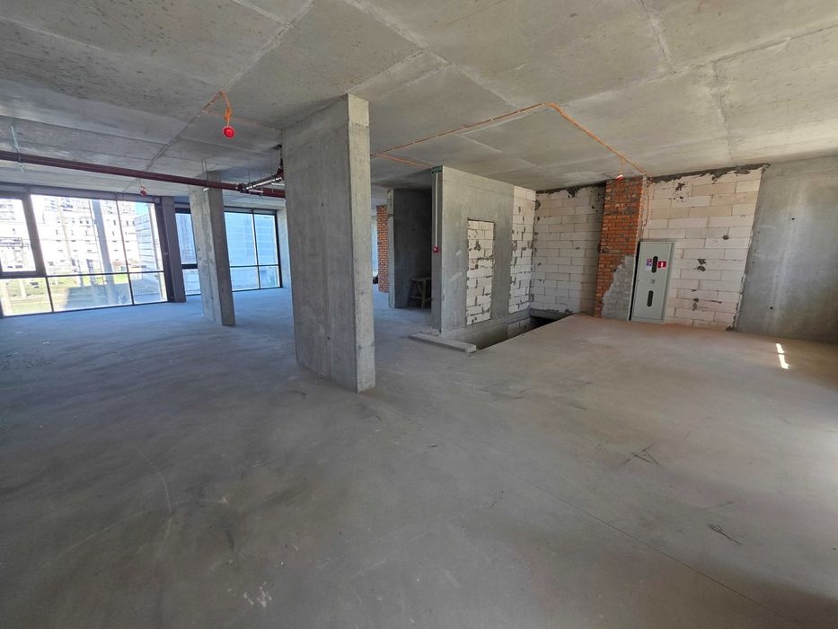 Аренда торгового помещения Лебединый ЖК, Харьковская, 238м.кв. Без%