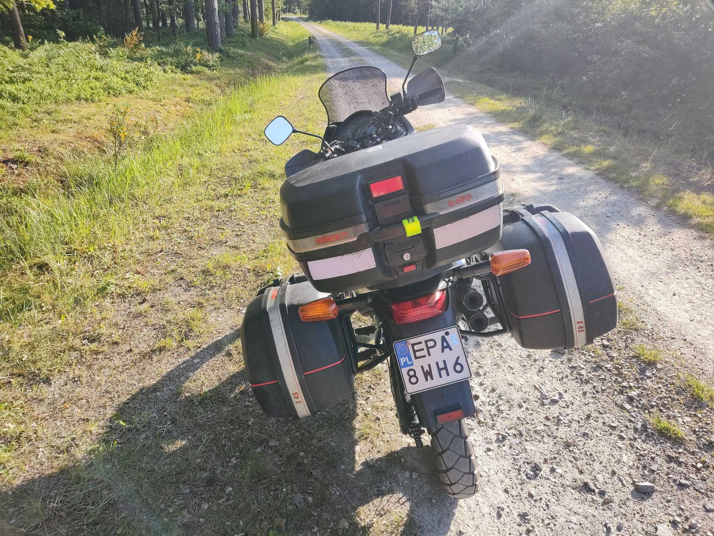 Mój kochany Trampek - Honda Transalp 650 z kuframi plastikowymi