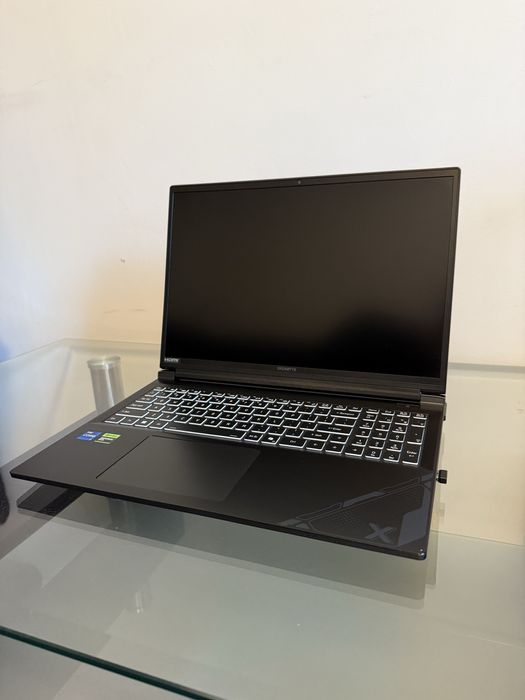 Laptop gamingowy GIGABYTE G6X KG9 i7 RTX 4060 16GB 1TB jak nowy