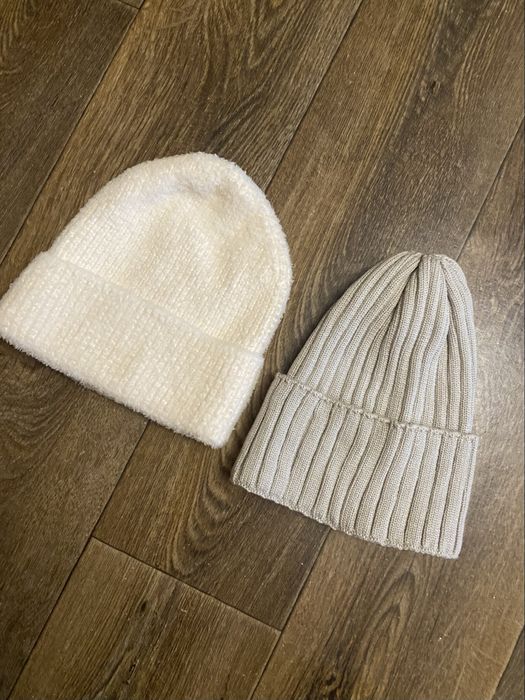 Бежеві теплі жіночі шапки, ціна за 2 шт