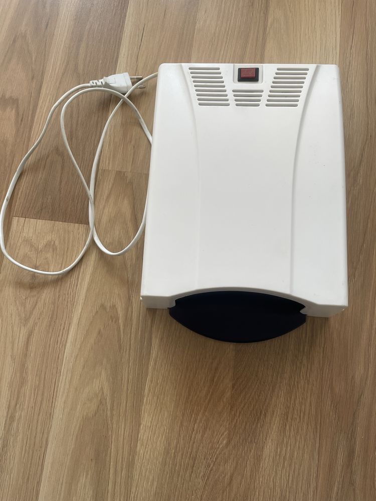 Lampa utwardzajaca do paznokci