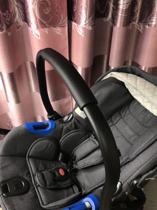 Продам детскую коляску Carrello 3в1