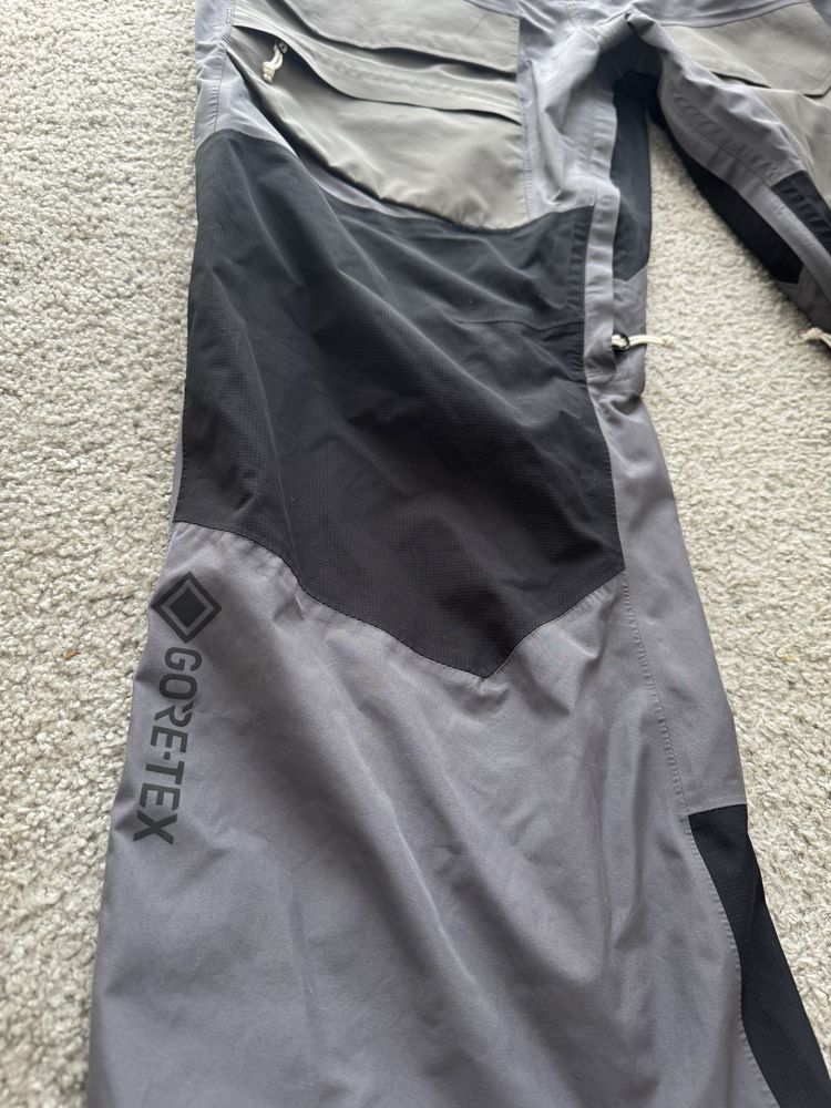 Spodnie snowboardowe Burton Gore tex Banshey Pant