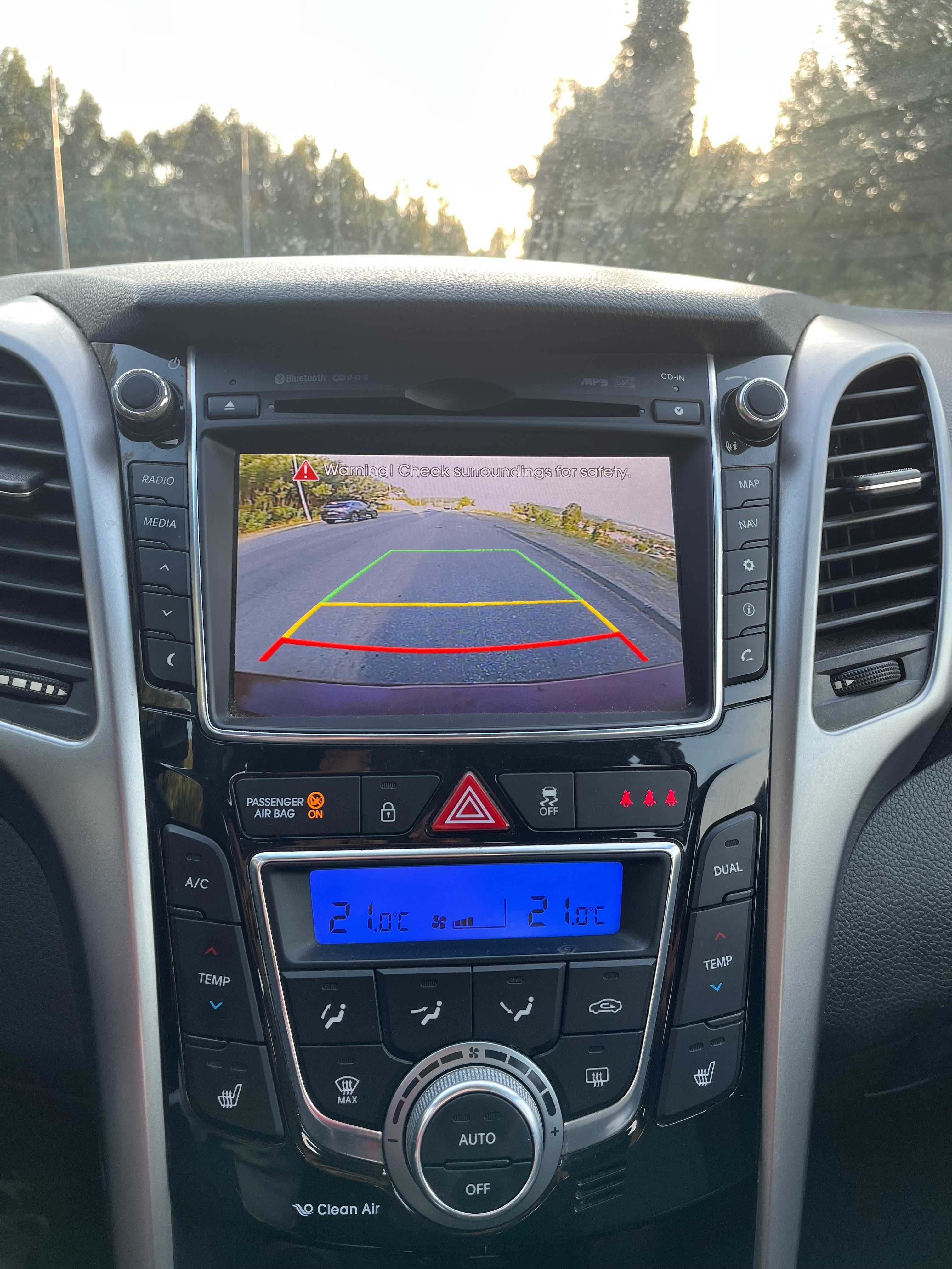 2013 Hyundai COMO NOVO i30 blue drive