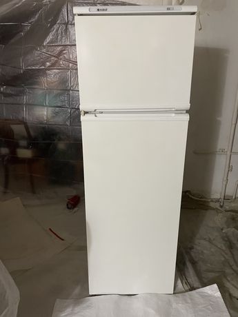 Холодильник indesit