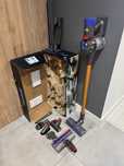 Dyson V8 + wszystkie części w bardzo dobrym stanie !