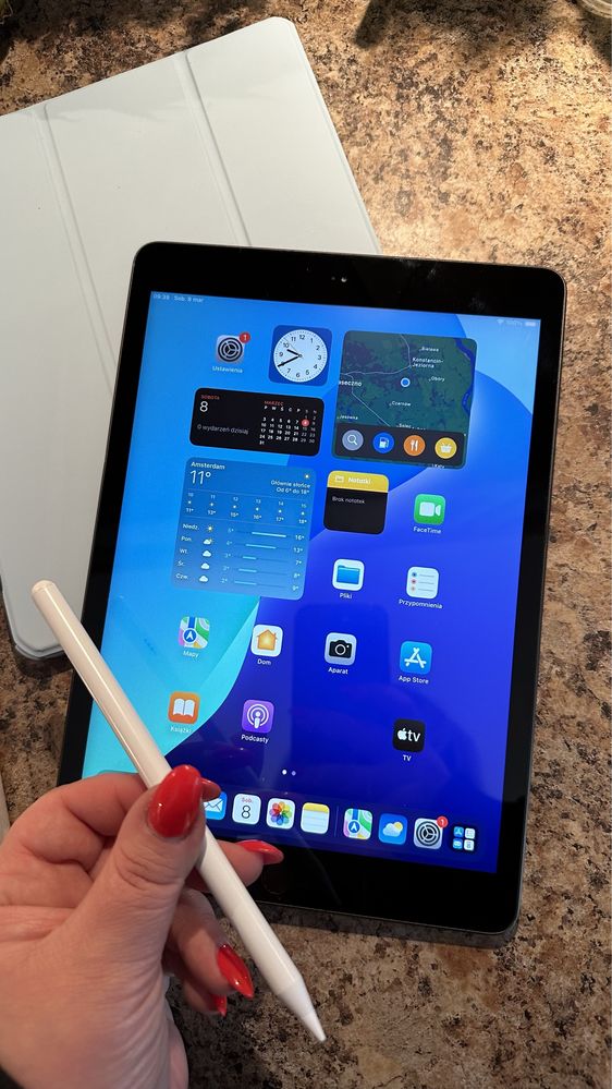 Tablet iPad Apple Retina 10.5” - iOS 18.5 - Touch ID - PROCREATE
