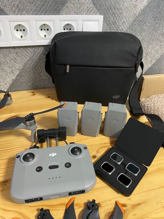 Квадрокоптер DJI Air 2S Fly More Combo