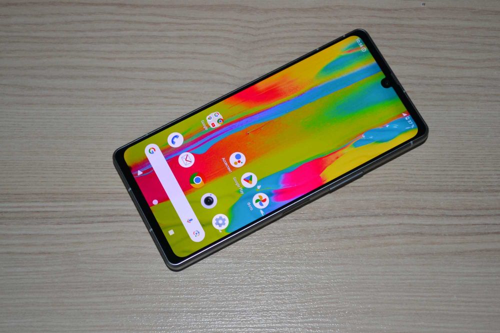 смартфон Sharp Aquos R8S 8/256 8gen2 / шарп R8 R7 он же Leica Phone 3