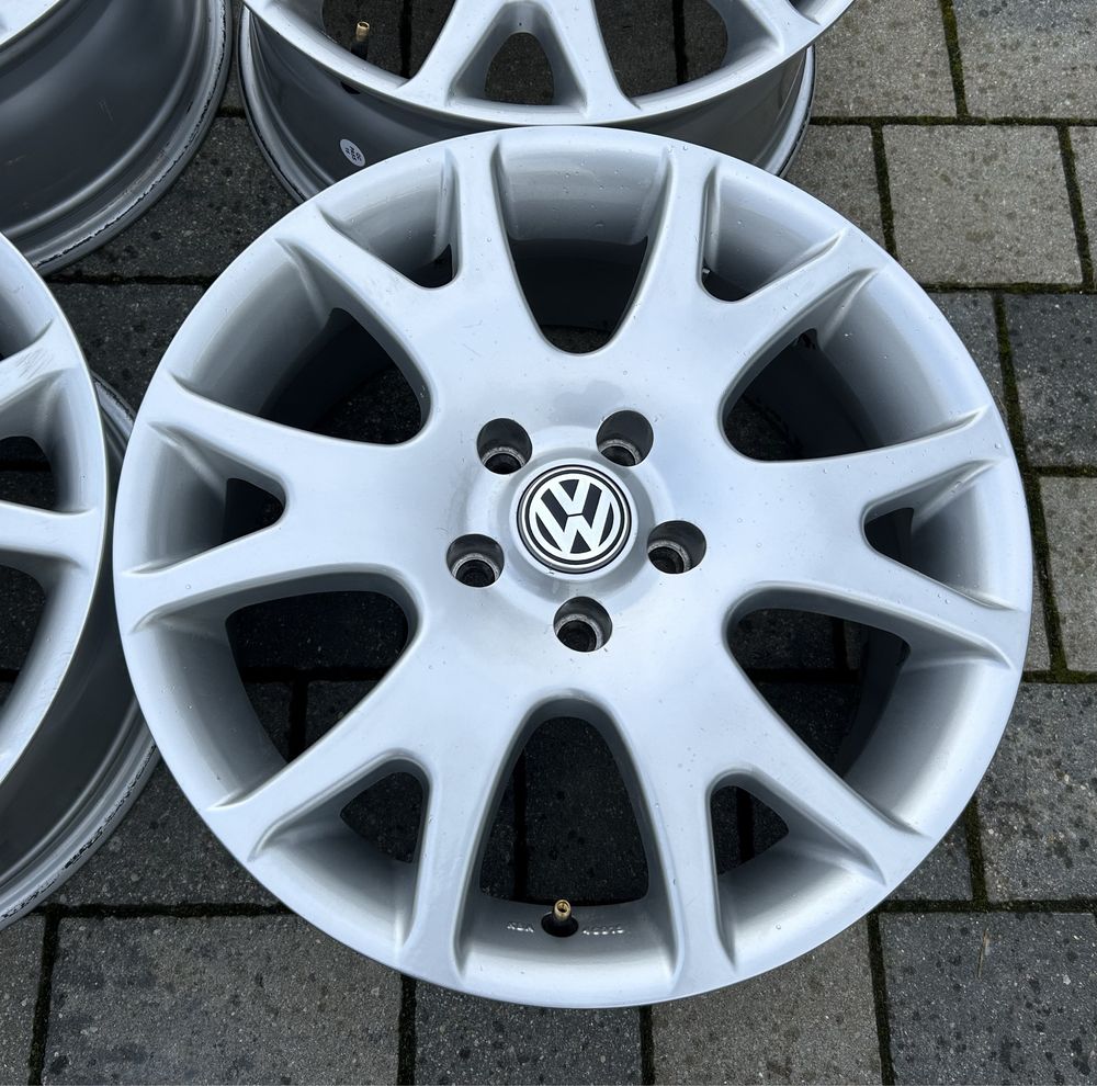 Felgi Volkswagen Audi 17"  5x112 ET40 Passat Sharan Tiguan