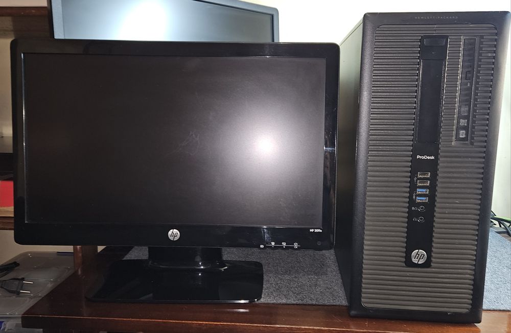 HP prodesk 600 G1 .i5 4590.monitor 22 led. 3.30ghz.disco .SSD 500 gb.
