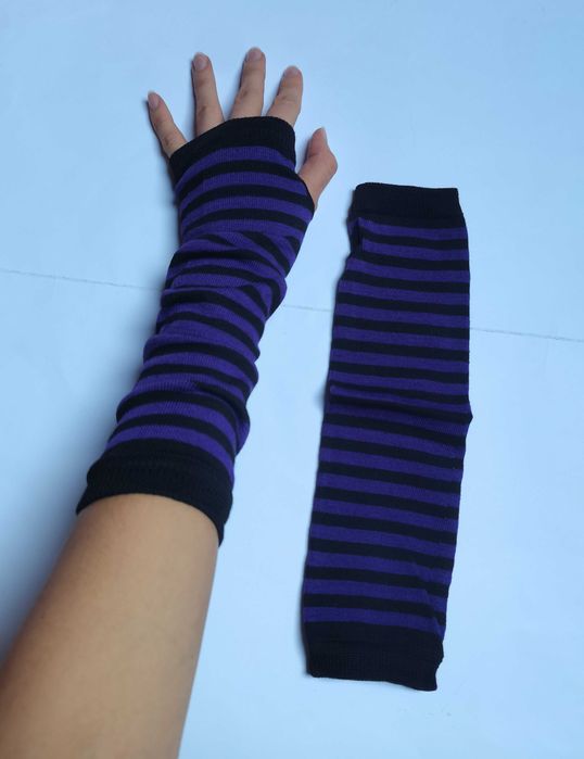 Długie ciepłe rękawiczki bez palców, mitenki - fioletowo-czarne paski