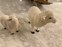 Carneirinhos de decoracao em loiça de cor branca