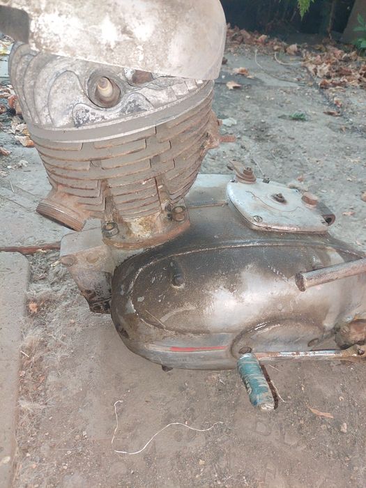 Продам циліндри панонія та інші запчастини.