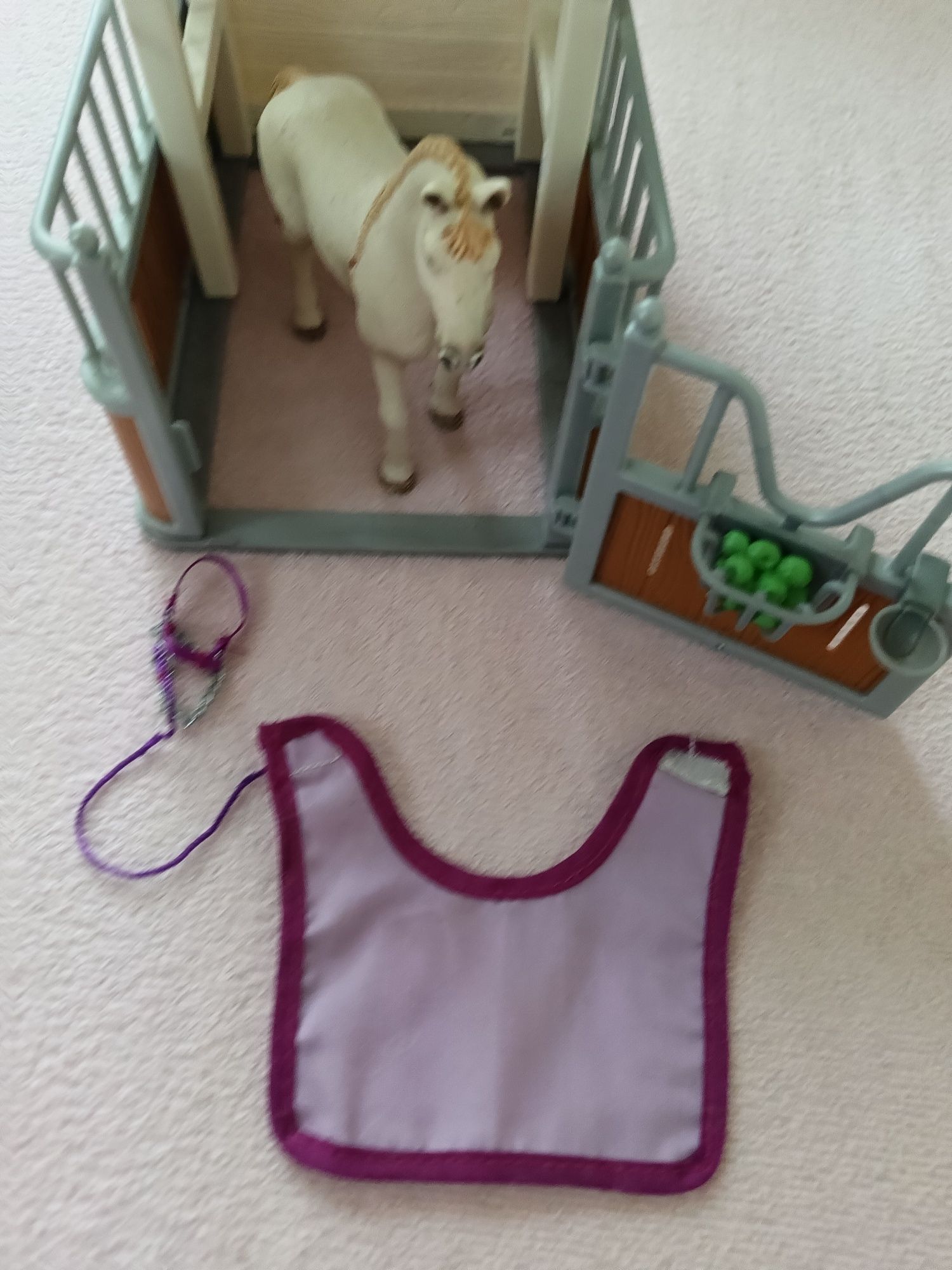 Boks dla koni z klaczą Luzytańską Schleich Boks HORSE CLUB 42368