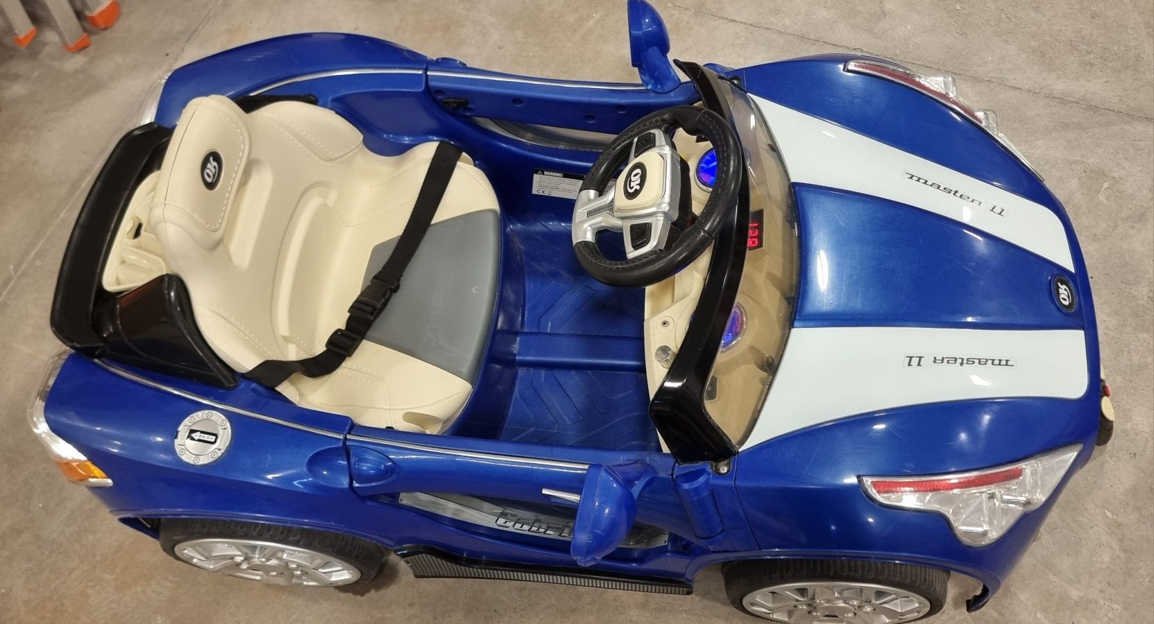 Carro de criança eléctrico telecomandado