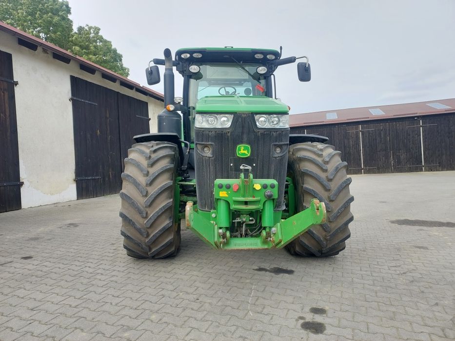 Ciągnik rolniczy john deere 8335R