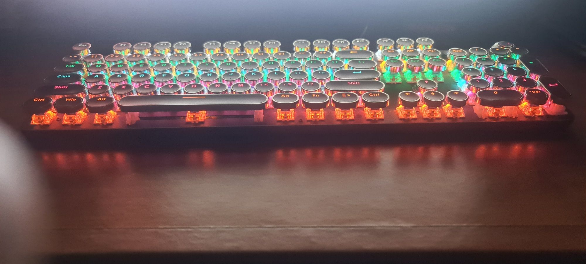 Teclado gamer mecânico com iluminaçao