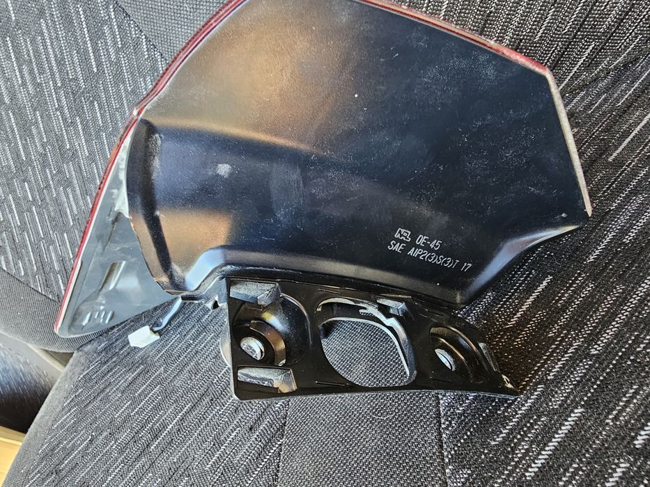 Продам оригинальный фонарь хайлендер 2016-19