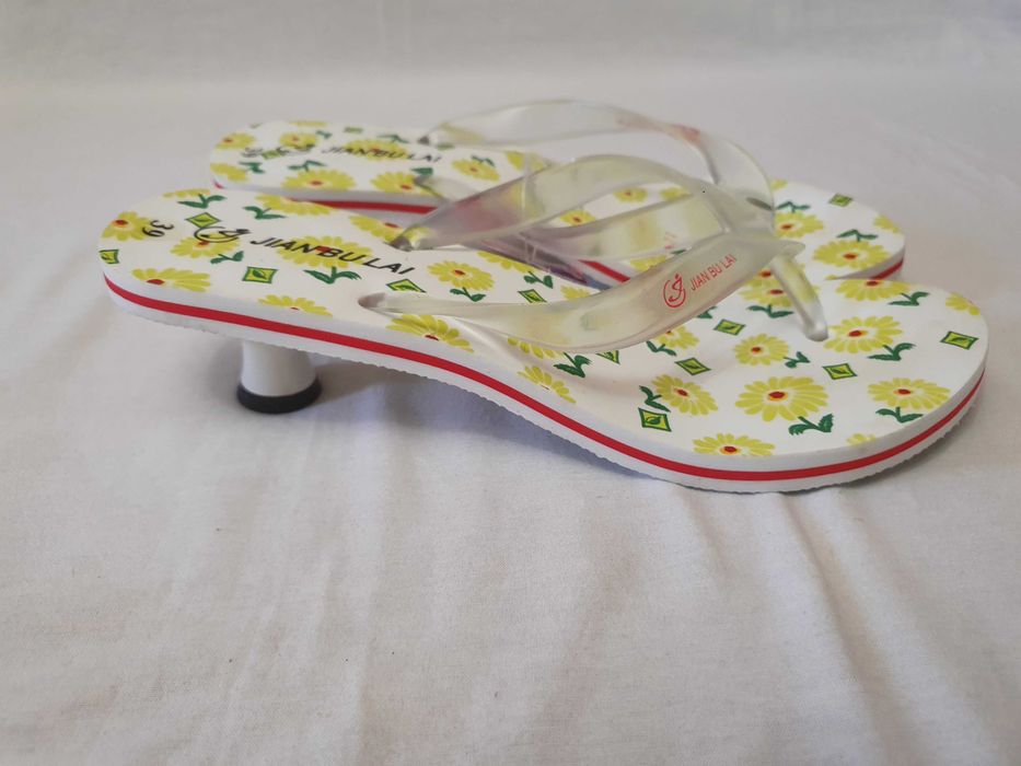 Продам новые оригинальные женские шлепки Jianbulai.