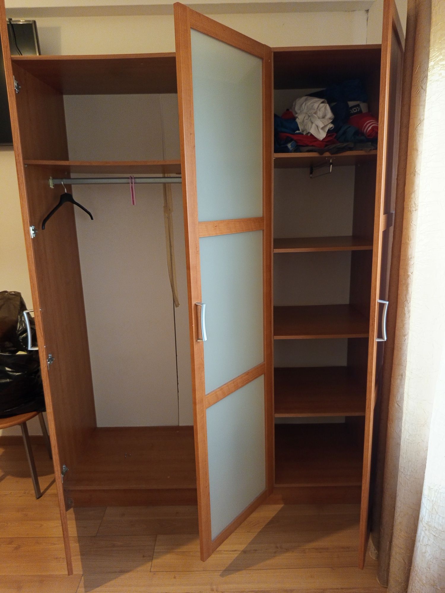 Roupeiro 3 portas - 50 Eur