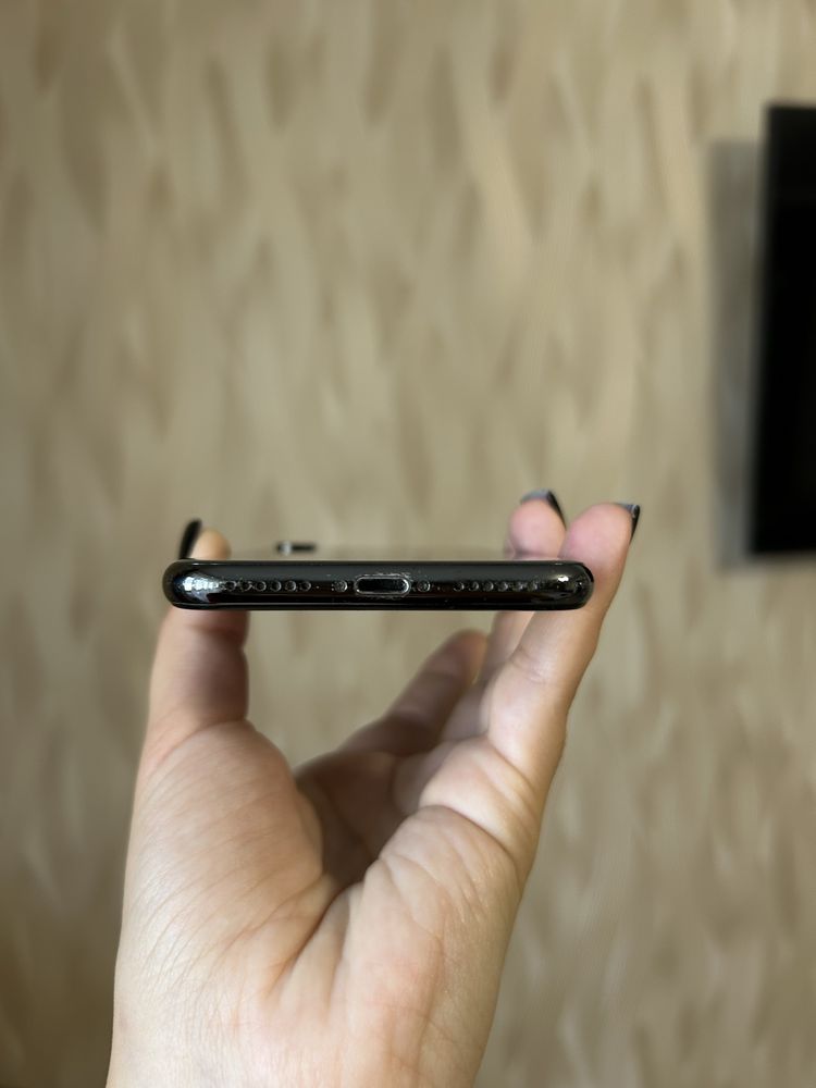 Продам iPhone X
