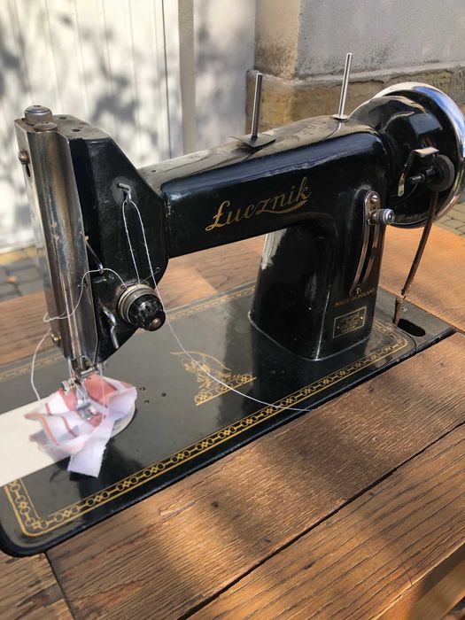 Maszyna do szycia Łucznik Kl.82 Zabytek lata 50 XX w. PRL Vintage