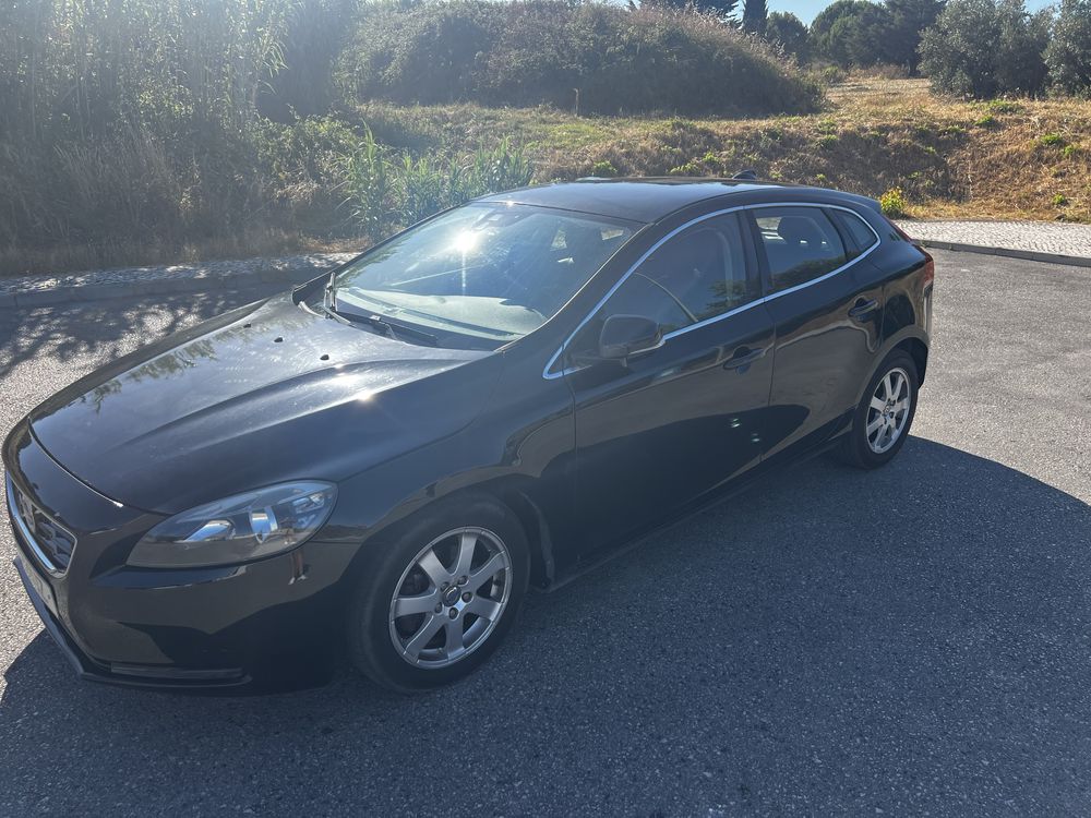 Volvo V40 Momentum D2