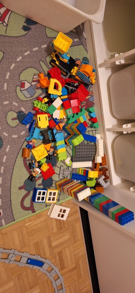 Duży zestaw klocków LEGO duplo