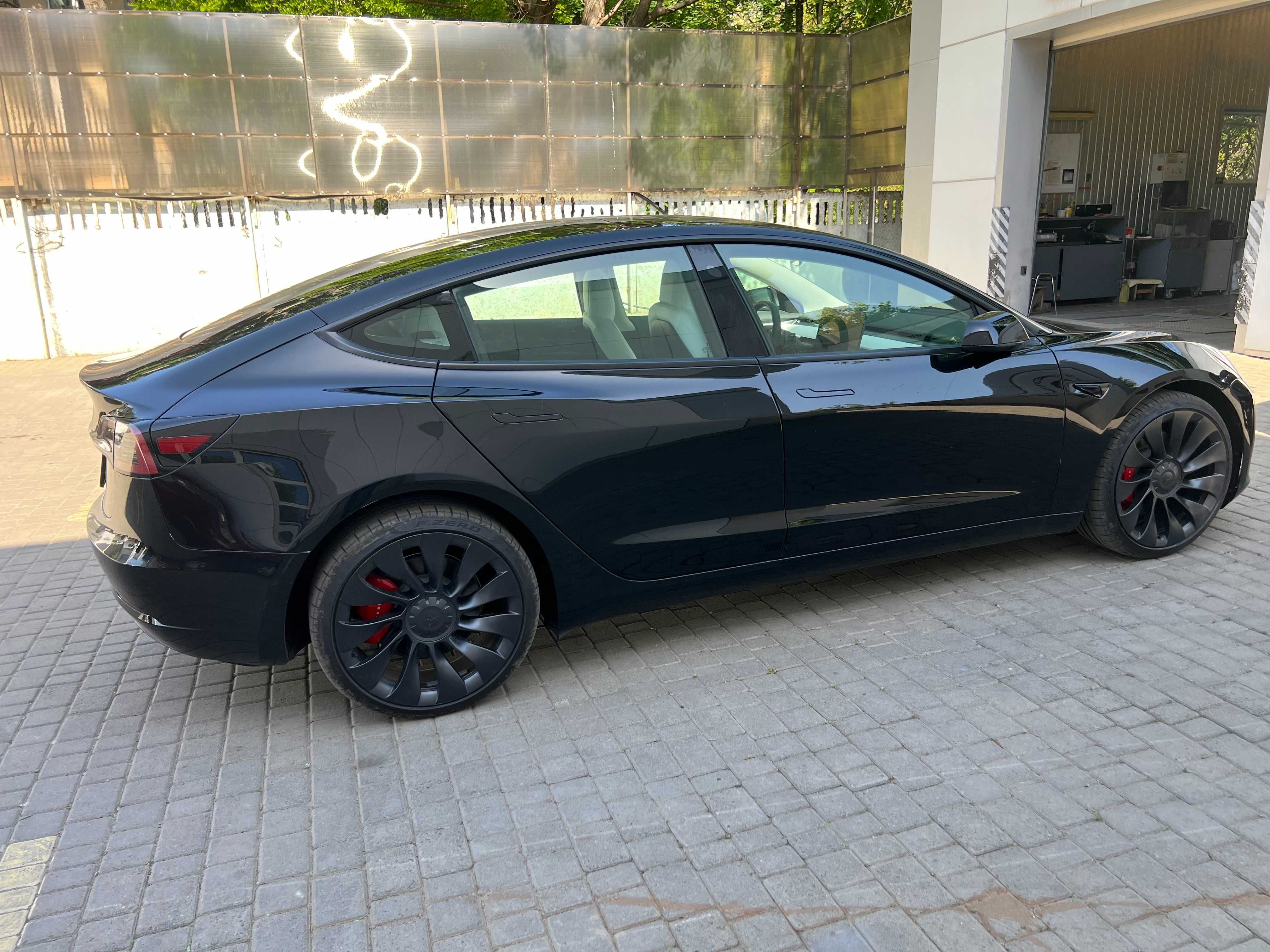 Сдам в АРЕНДУ автомобиль TESLA Model 3 Performance